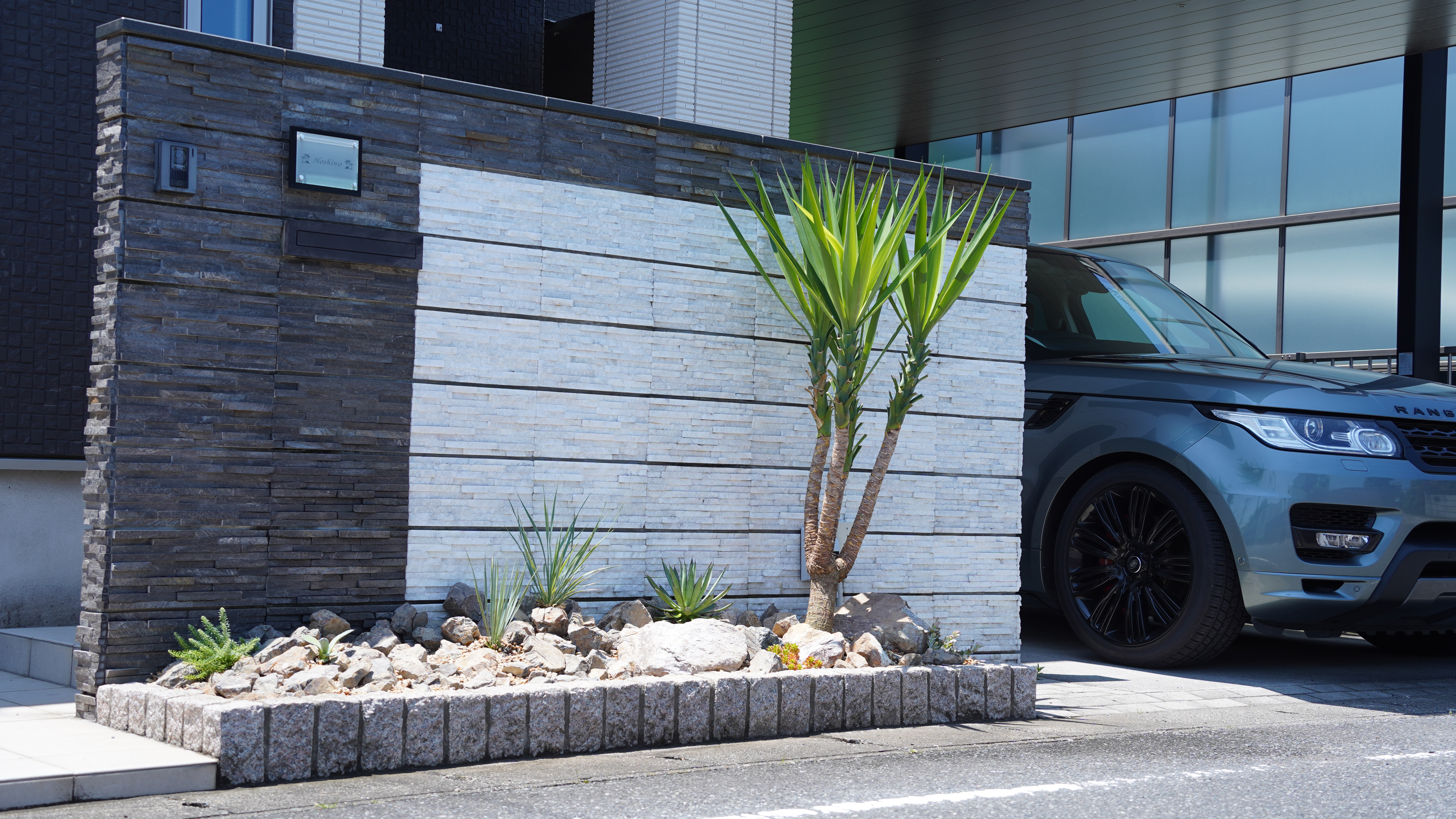 埼玉県　狭いスペースをロックガーデンでかっこよくしたい！