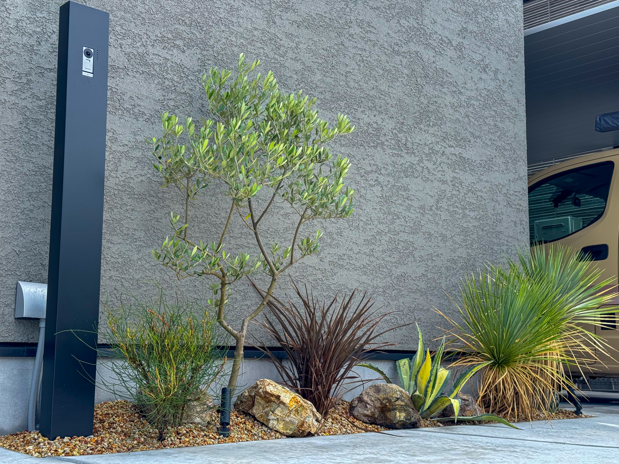 新築ロックガーデン植栽施工