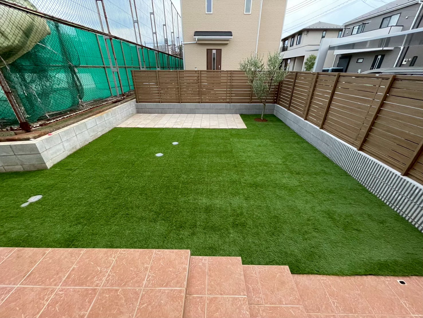 人工芝施工　東京